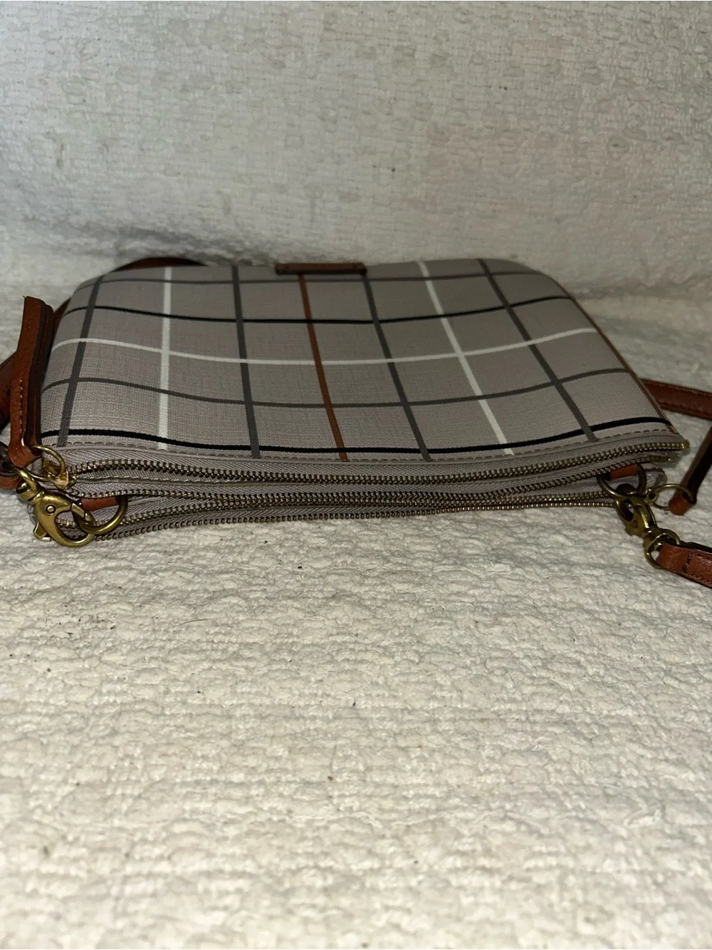 Fossil Crossbody shoulder bag purse brown with checker design plaid strap wallet